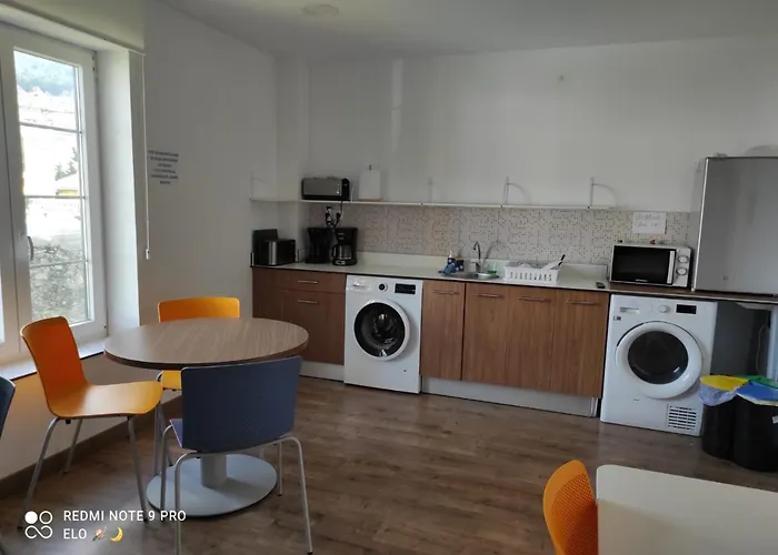 بيت شباب De Santullan كاسترو أورديالس