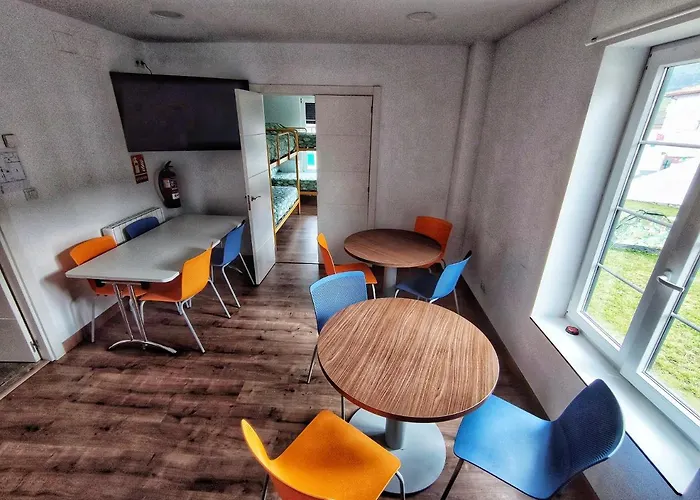 Auberge de jeunesse De Santullan